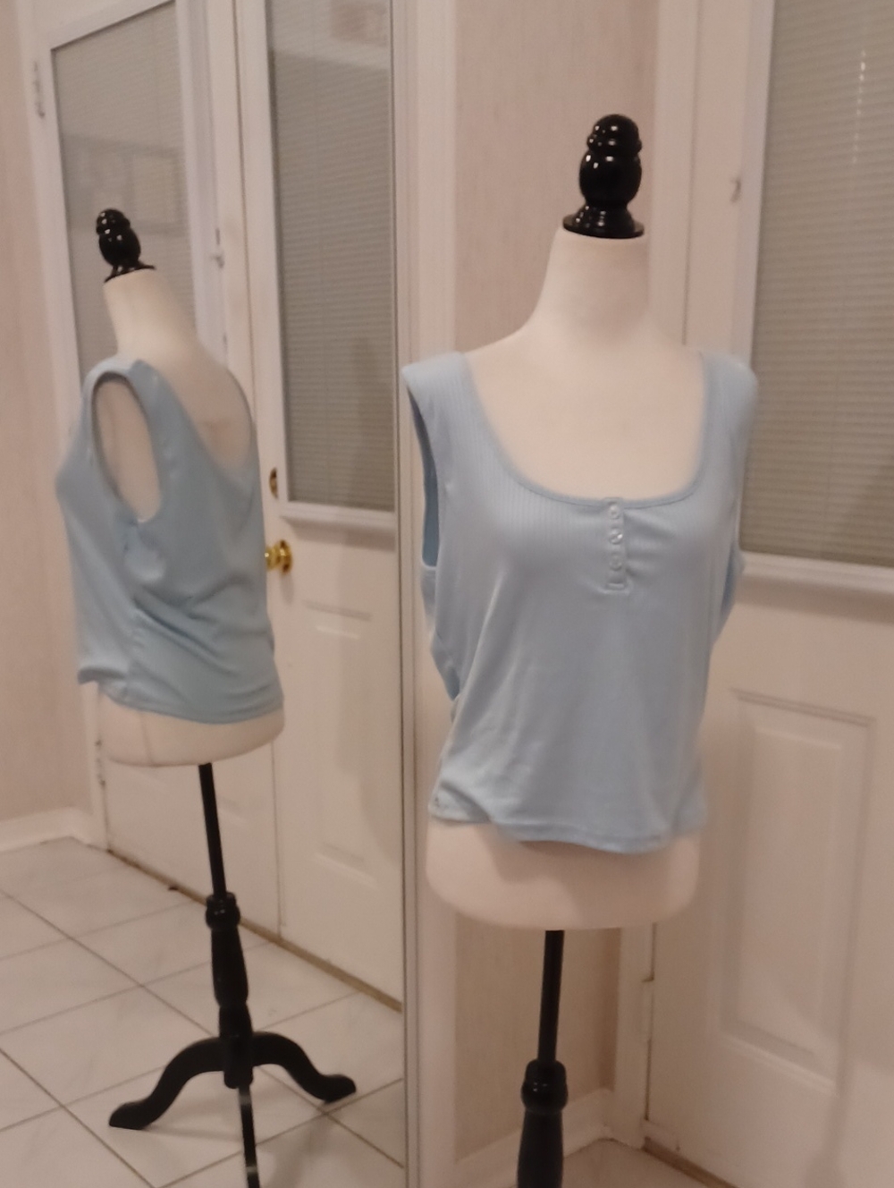 4/$40 Rampage Light Blue Ribbed Scoop Neck Tank with Button Placket - Size XL